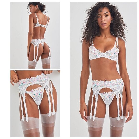 💕FOR LOVE AND LEMONS💕 Outline Floral Garter Belt ~ White Small S NWT - Picture 1 of 16